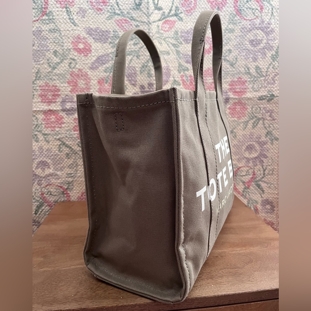 Marc Jacobs Canvas The Tote Bag Medium - Picture 7 of 16